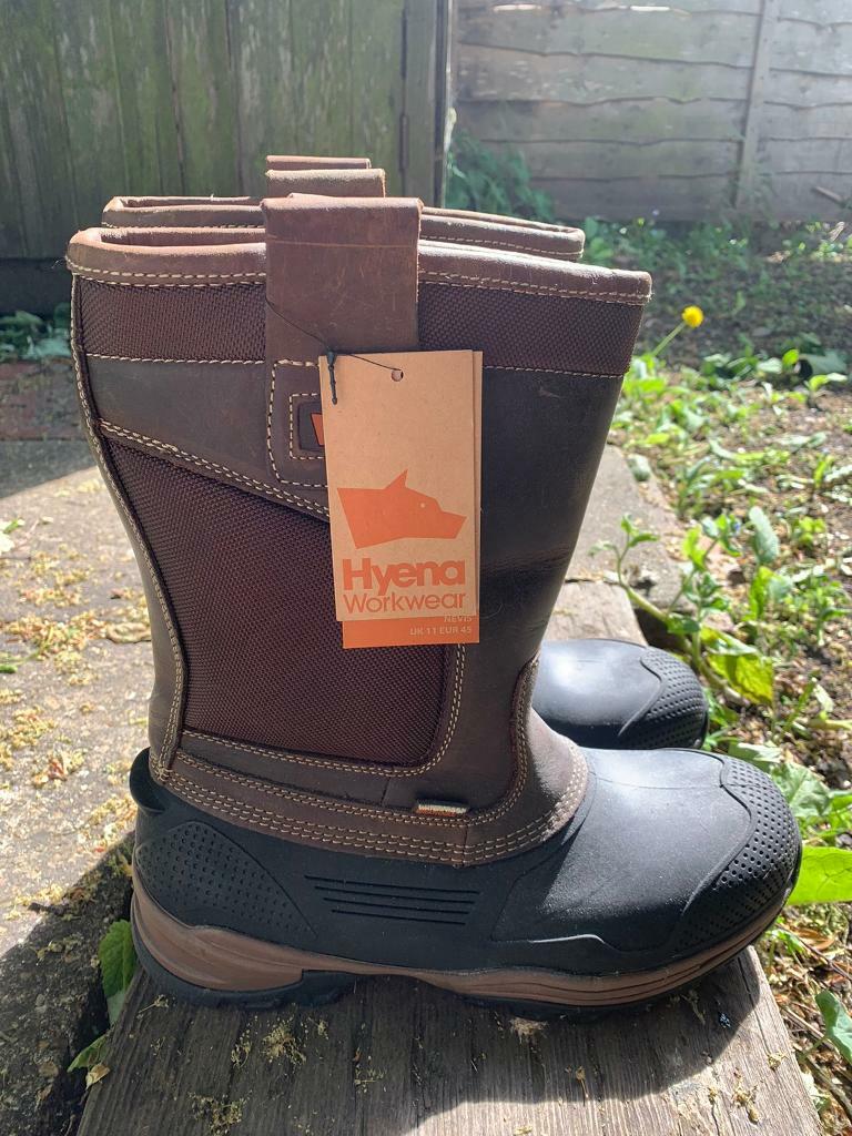 hyena nevis boots